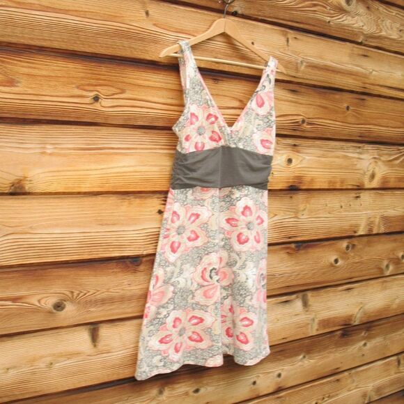 Patagonia Organic Cotton Floral Dress - Picture 3 of 8